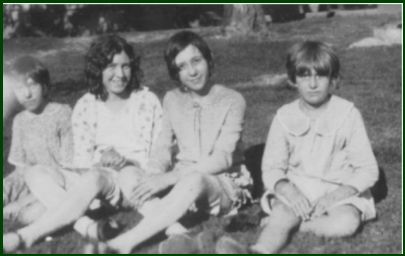 Picture of Beaulah, Opal (dau. of Chris Razor), Thelma, Nona Razor